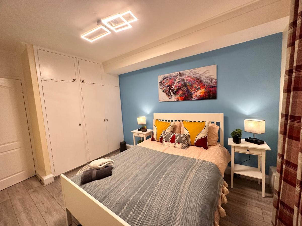 Posh 2-Bedroom, Living Room, Kitchen & 1.5 Bathroom Londra Esterno foto