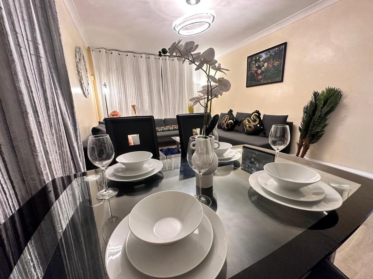 Posh 2-Bedroom, Living Room, Kitchen & 1.5 Bathroom Londra Esterno foto