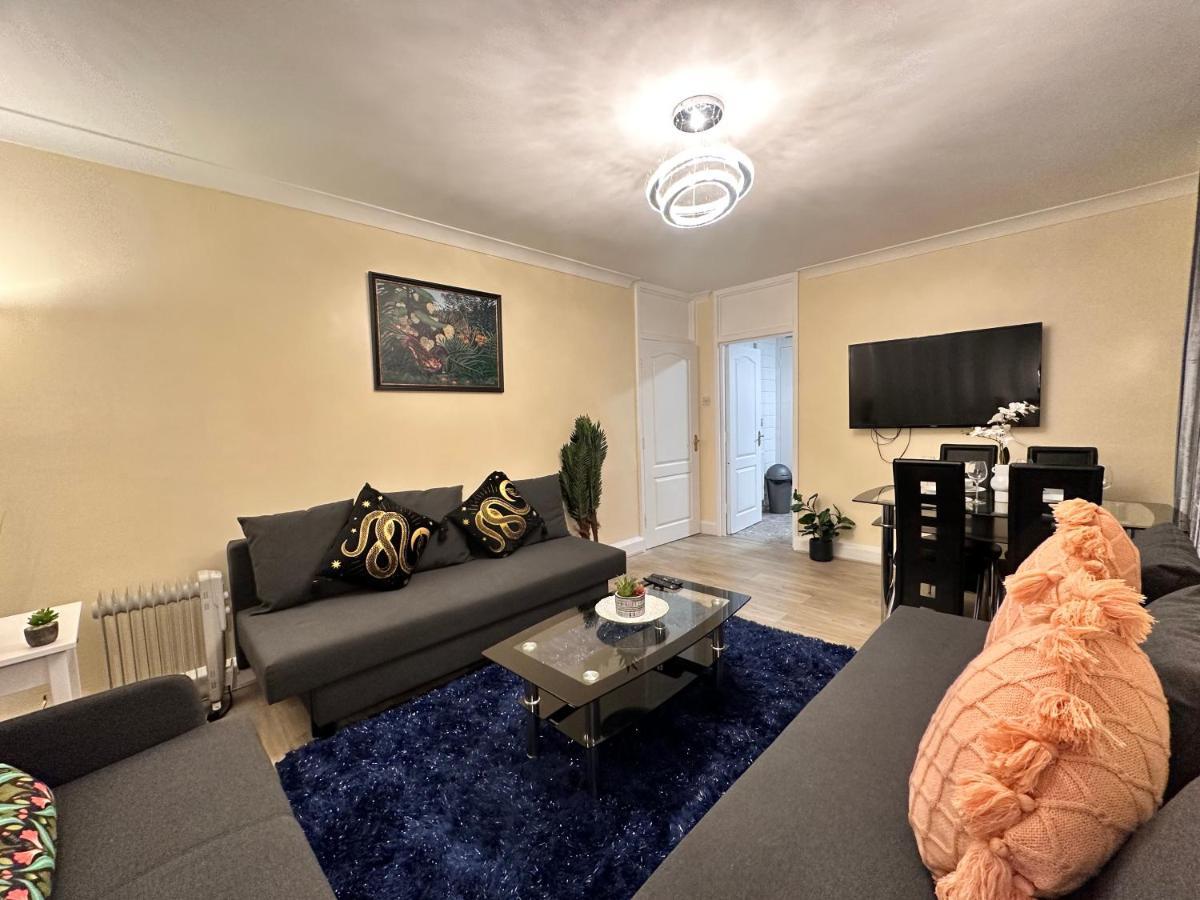 Posh 2-Bedroom, Living Room, Kitchen & 1.5 Bathroom Londra Esterno foto